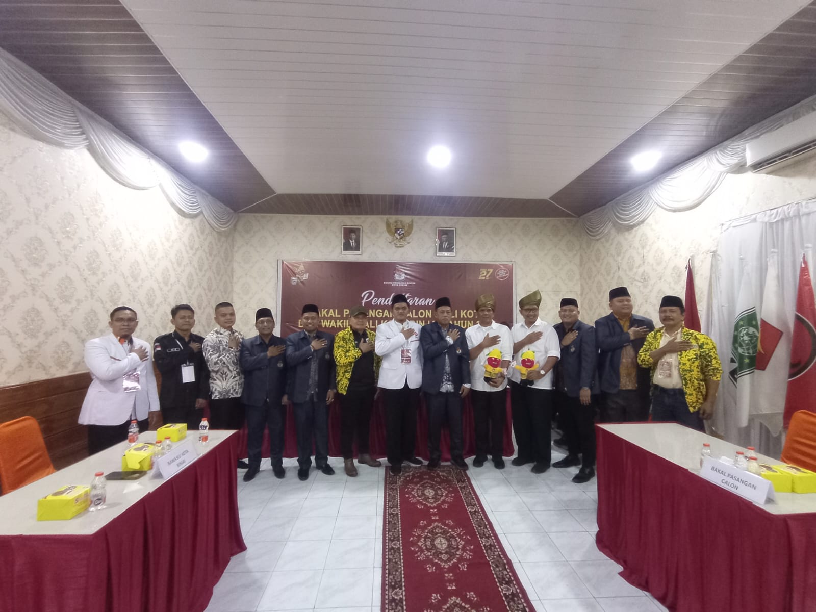 Daftar Ke KPU, Zainuddin-Hendro Diantar Ulama