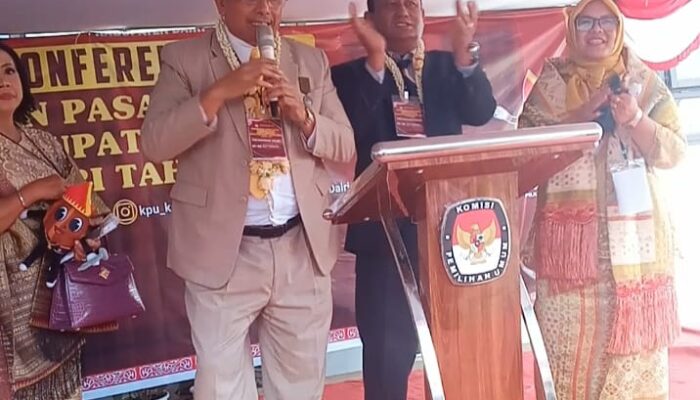 Diusung 4 Partai, Paslon Vickner Sinaga – Wahyu Sagala Mendaftar Ke KPU Dairi 