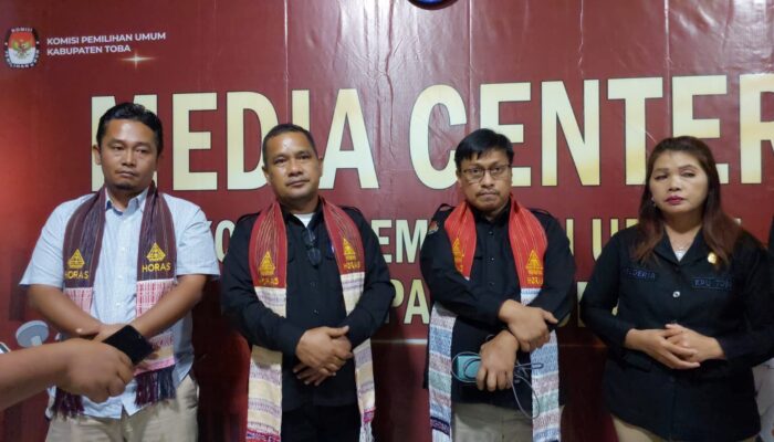 Hanya Tiga Paslon Yang Mendaftar Ke KPU Toba