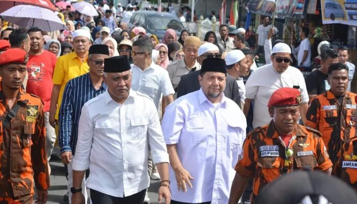 Diiringi Ribuan Pendukung, Harun dan Ichwan Daftar Ke KPU Madina