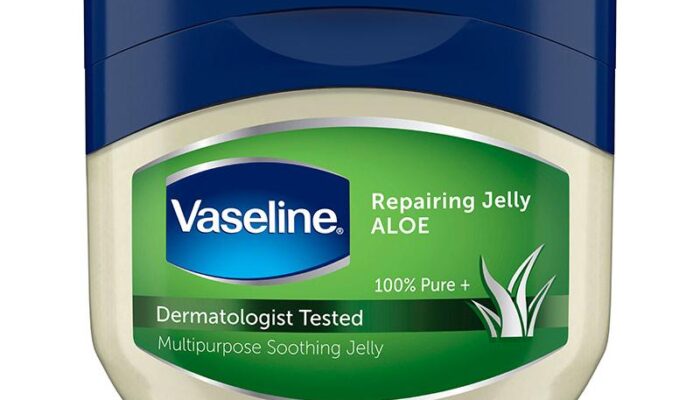 Review Lengkap Vaseline Repairing Jelly, Gel Ajaib Untuk Masalah Kulit Kering!