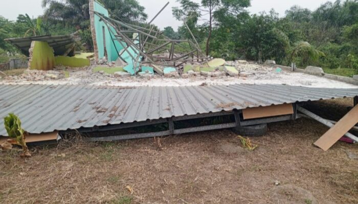 Preman Suruhan Mafia Tanah Rubuhkan Mushola Al-Ikhlas Di Pasar 12 Percut Seituan
