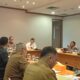 KOMISI A DPRD Sumut menggelar rapat dengar pendapat dengan Komisi Pemlihan Umum (KPU), Badan Pengawas Pemilu (Bawaslu) dan Kesbangpolinmas di ruang dewan, Selasa (6/8). Waspada/Partono Budy
