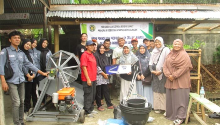 USU Berikan Dukungan Alat Tingkatkan Produksi Kompos di  Langkat