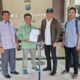 SEKJEN DPW PKB Sumut Loso Mena dan sejumlah pengurus memperlihatkan bukti laporan di Polda Sumut, Rabu (7/8). Waspada/Ist