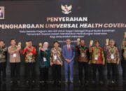 Wapres Ma’ruf Amin Berikan Penghargaan UHC Awards Kepada 493 Kepala Daerah