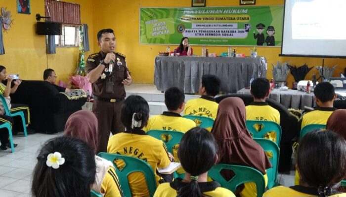 Kejatisu Motivasi Siswa SMAN 1 Kutalimbaru Tanamkan Cinta Tanah Air, Jahui Narkoba Dan Bijak Bermedia Sosial