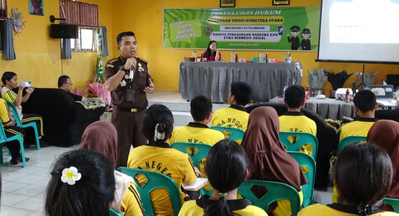 Kejatisu Motivasi Siswa SMAN 1 Kutalimbaru Tanamkan Cinta Tanah Air, Jahui Narkoba Dan Bijak Bermedia Sosial