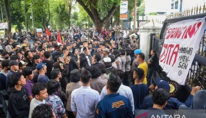 Hari Ini Daerah Bergerak Ikut Demo Indonesia Darurat