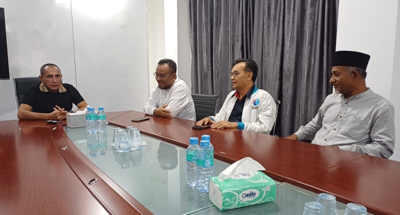 PERTEMUAN bakal calon Gubsu Edy Rahmayadi, dengan pengurus Partai Gelora Sumut, di Rumah Pemenangan Edy Rahmayadi. Waspada/Ist