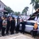 BAKAL calon Gubsu Edy Rahmayadi, Bersama jajaran pengurus DPW Partai Ummat, menyaksikan pengibaran bendera Partai Ummat di Rumah Pemenangan Edy Rahmayadi. Waspada/Ist