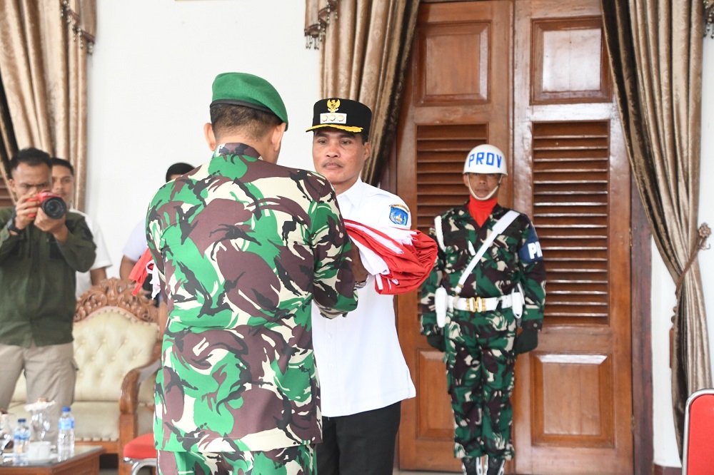 Bendera Merah Putih Raksasa Dikibarkan Di Tower Mangrove Langsa Bendera Merah Putih Raksasa Dikibarkan Di Tower Mangrove Langsa