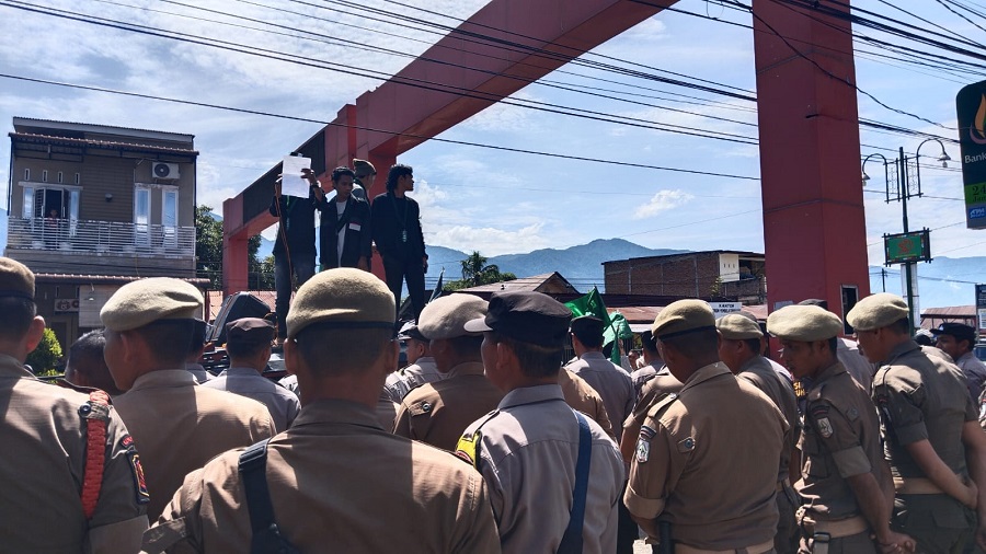 HMI Demo Pj Bupati Agara HMI Demo Pj Bupati Agara
