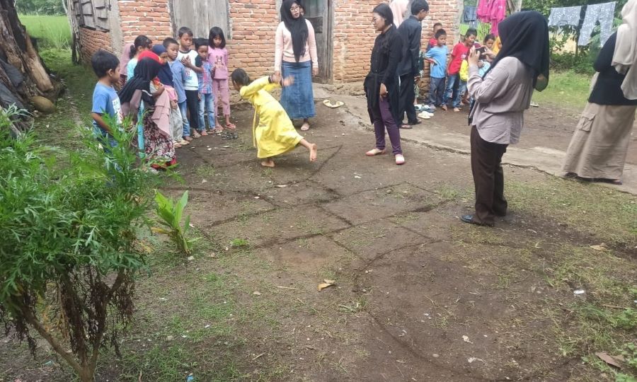 Dosen IPTS Beri Penguatan Literasi, Numerasi Dan Karakter Anak Melalui Hipertala Dosen IPTS Beri Penguatan Literasi, Numerasi Dan Karakter Anak Melalui Hipertala