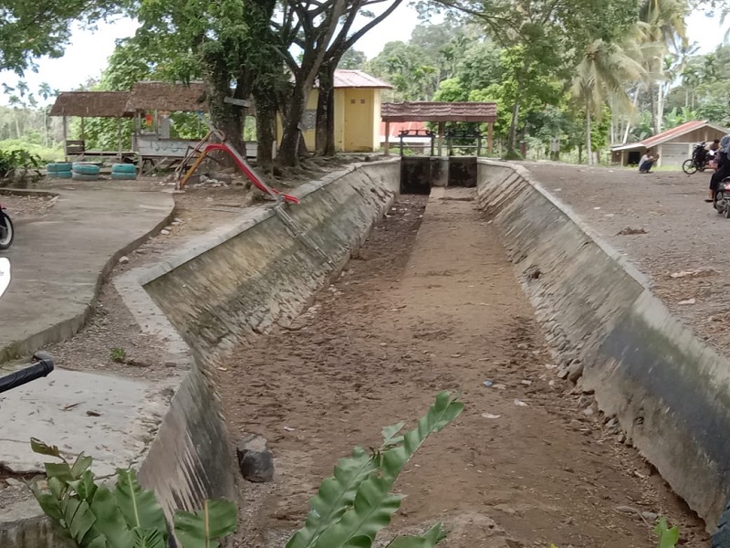 Petani Dua Kecamatan Minta Pemkab Agara Perbaiki Irigasi Ambruk Petani Dua Kecamatan Minta Pemkab Agara Perbaiki Irigasi Ambruk