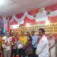 Ketua partai pengusung seperti Ketua Gerindra Deliserdang Zakky Shahri, PLT Ketua PDI-P Deliserdang Sutarto, Ketua Golkar Deliserdang Hamdani Syahputra dan lainnya menyerahkan berkas kepada Ketua KPU Deliserdang Relis Yanthy Panjaitan disaksikan Paslon Aci-Lom Lom. (Waspada/Edward Limbong)