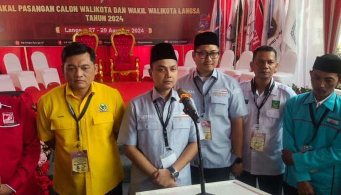 Ribuan Relawan Antarkan Pasangan Jeffri Dan M Haikal Ke KIP Langsa