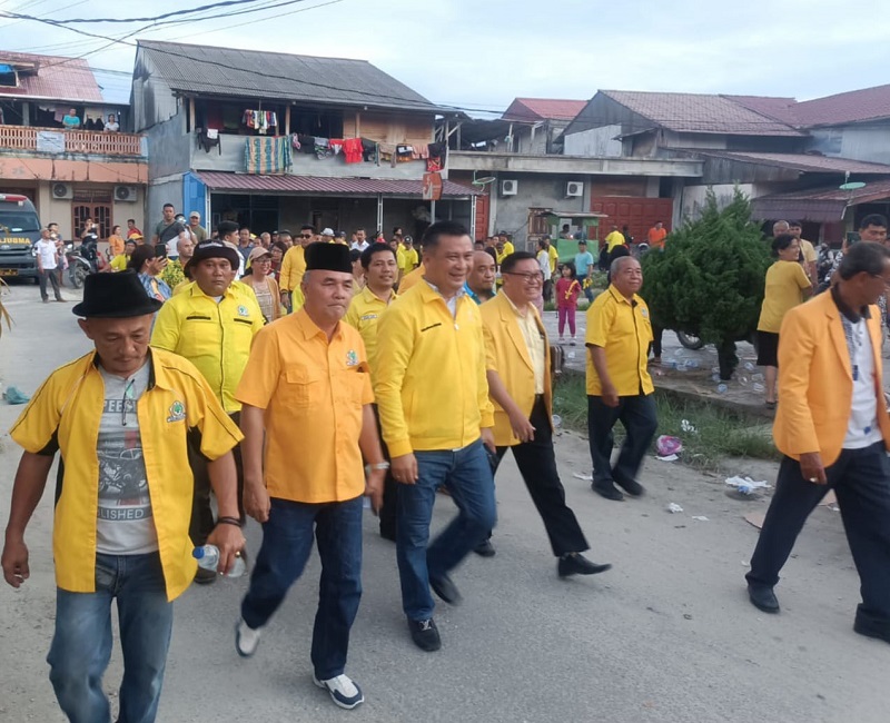 Idealisman-Foluaha Paslon Terakhir Mendaftar Di KPUD Nisel Idealisman-Foluaha Paslon Terakhir Mendaftar Di KPUD Nisel