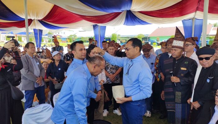 Raja Marpitu Dan Tokoh Agama Lepas Anton – Benny Daftar Ke KPU Simalungun