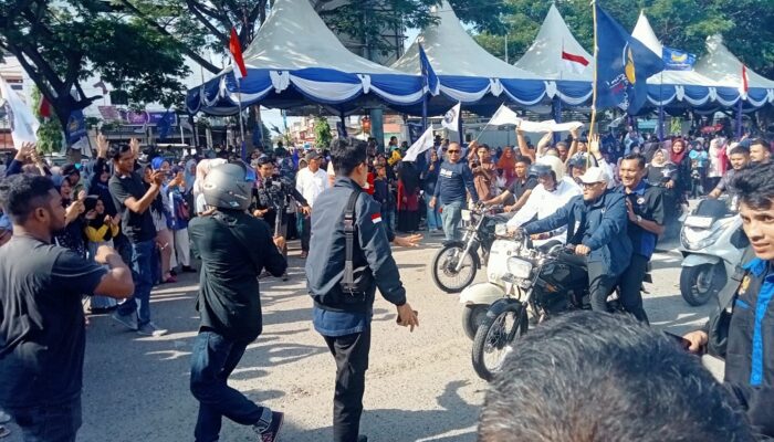 Ribuan Relawan Deklarasi Pasangan Bacalon Wali Kota Ismail – Azhar Mahmud