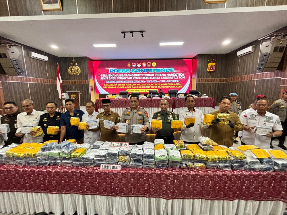 Polda Aceh Musnahkan Barang Bukti Sabu 226 Kg Dan Ganja 1,2 Ton Polda Aceh Musnahkan Barang Bukti Sabu 226 Kg Dan Ganja 1,2 Ton