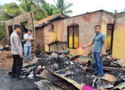 Di Sosa Dua Rumah Ludes Terbakar