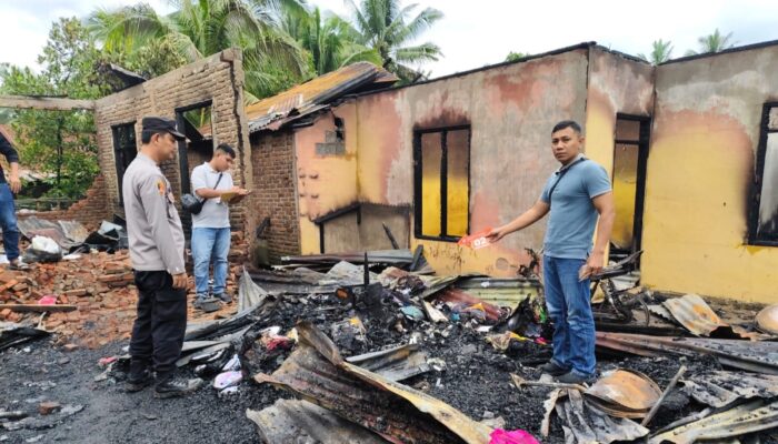 Di Sosa Dua Rumah Ludes Terbakar