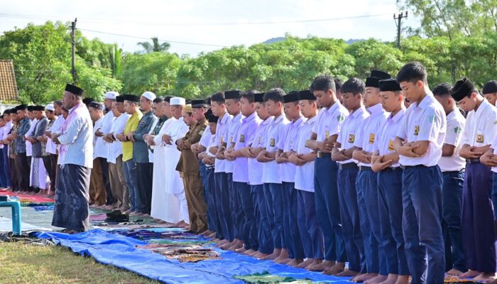 Ribuan Siswa Shalat Istisqa Di Lhoknga