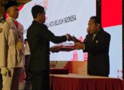 Pj Wali Kota Langsa Terima Duplikat Bendera Pusaka