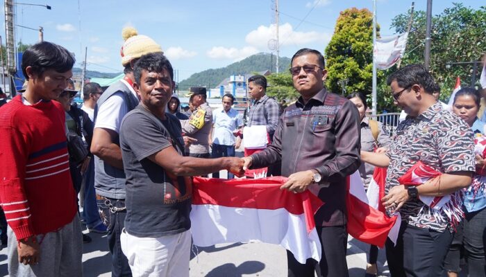 Gerakan 10 Juta Bendera Bangkitkan Rasa Nasionalisme