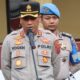 Kapolres Pematangsiantar AKBP Yogen Heroes Baruno (depan) menekankan kepada seluruh jajarannya tentang lima kebijakan Kapoldasu saat apel jam pimpinan di lapangan apel Mapolres, Jl. Sudirman, Selasa (6/8).(Waspada-Ist).