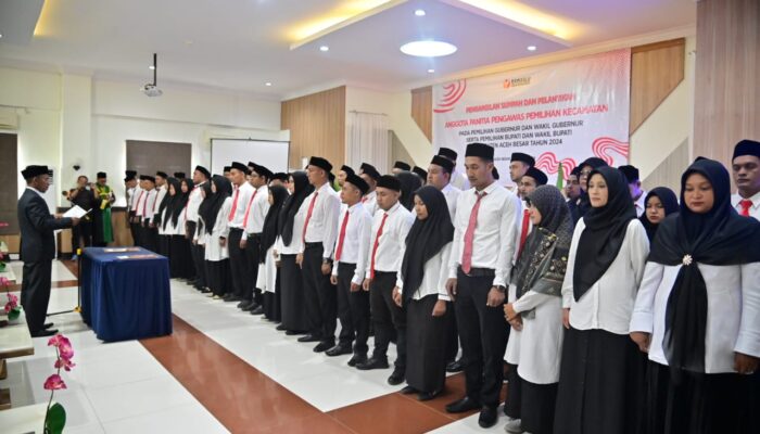 Anggota Panwaslihcam Aceh Besar Dilantik