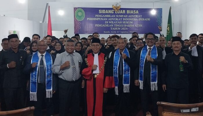 KPT Banda Aceh Ambil Sumpah 49 Advokat Peradi