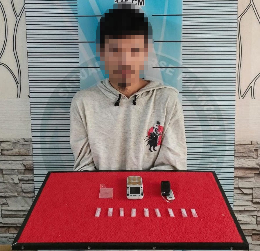 Tersangka WAH usai ditangkap ketika melintasi Jalan Ahmad Yani Gp. Jawa Kec. Langsa Kota tepatnya di pinggir jalan simpang Masjid Raya Kota Langsa. Waspada/ist