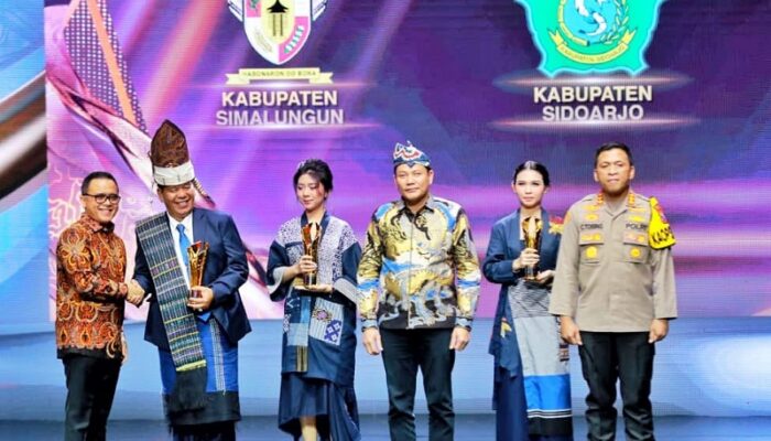 Bupati Simalungun Raih Penghargaan Bergengsi Pimpinan Daerah Awards 2024