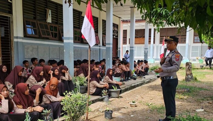 Kegiatan Police Go To School Di SMA N 1 Sihapas Barumun, Sosialisasikan Bahaya Narkoba