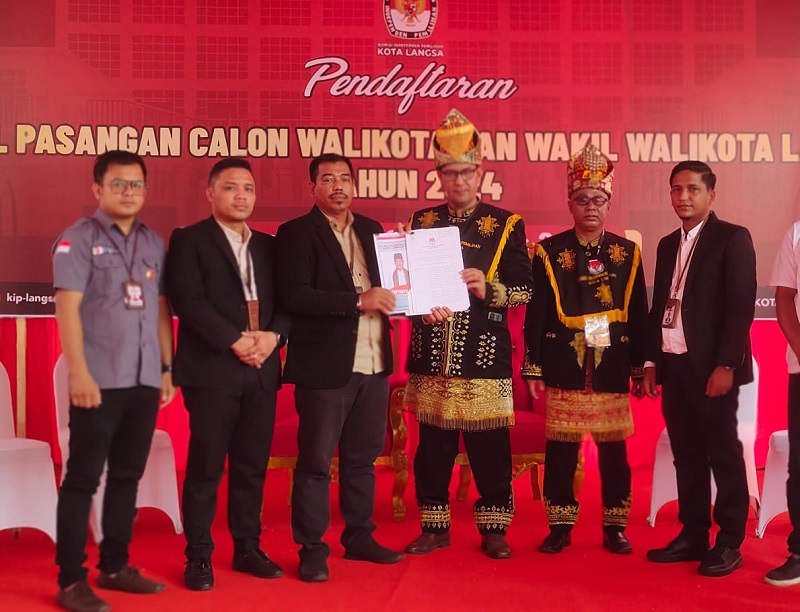 Karpet Merah KIP Kota Langsa Sambut Bacalon Sofyanto-Abdullah Karpet Merah KIP Kota Langsa Sambut Bacalon Sofyanto-Abdullah