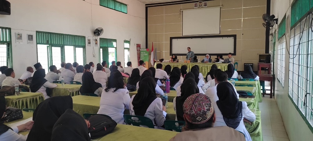 Kacabdis Wilayah V Abdul Kadir Simorangkir, memberikan arahan kepada PPPK formasi tenaga fungsional guru ditugaskan di Cabdis Wilayah V. Waspada/Sapriadi