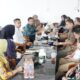 Pj Wali Kota Tebingtinggi, Dr Moettaqien Hasrimi, S.STP, M.Si saat memimpin rapat dengan kepala OPD mengenai Tabligh Akbar dan Fun Football. Waspada/Kristian Brahmana