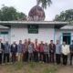 Sekjen FDP, Dr. Abizal Muhammad Yati, Lc, MA, bersama masyarakat di Masjid Jami' Desa Sinampang, Siempat Nempu, Dairi, Sumatera Utara, Rabu (7/8). Waspada/Ist.