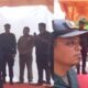 Uqubat cambuk yang dilaksanakan halaman Kantor Kejari Nagan Raya, Senin (12/8).(Waspada/Muji Burrahman)