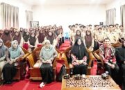 PKM Dosen FKIP Unsam Berikan Pembekalan Literasi Membaca Bantuan AI Apps