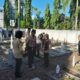 Pramuka Kwarcab Kabupaten Aceh Tamiang saat melaksanakan upacara dan ziarah makam pahlawan di Kota Kualasimpang dalam menyambut Hari Pramuka ke-63. (Waspada/Yusri).