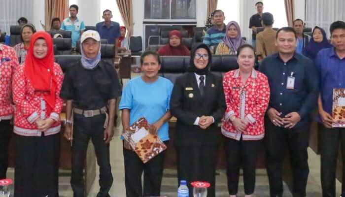 Wali Kota Bahagia Bisa Serahkan Bantuan Rehabilitasi RTLH