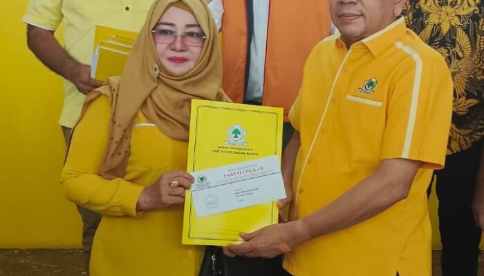 Afridawati Terima SK Golkar Untuk Maju Jadi Bupati Simeulue