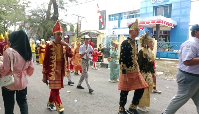 SMAN 1 Langsa Juara I Pawai Alegoris