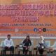 Syafrida R.Rasahan (Kanan), Mantan Ketua Bawaslu Provinsi Sumut saat memberikan materi pada acara Sosialisasi Sengketa Pilkada 2024 yang digelar Bawaslu Toba di Labersa Toba Hotel, Senin (19/8). Waspada/Ramsiana Gultom