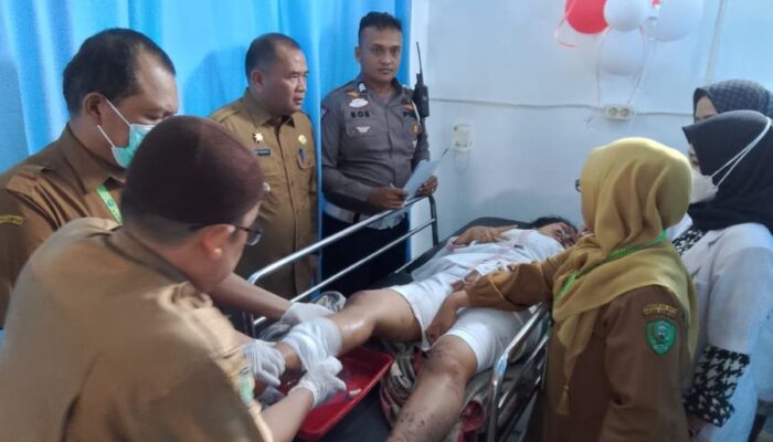 Mahasiswi Diseruduk Mopen, Pj Wali Kota Sidimpuan Jenguk Korban