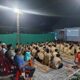 Para santri - santriwati Ponpes Islam Terpadu Al Hidayah saat nonton bareng film perjuangan Jenderal Soedirman pada Selasa (20/8) malam. (Waspada/Yusri)