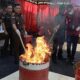 KEJARI Samosir melakukan pemusnahan barang bukti dari 33 perkara. Waspada/Valen.